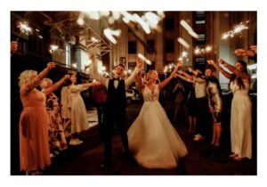 Fotógrafa exclui fotos de casamento após ser proibida pelo noivo de comer e beber água